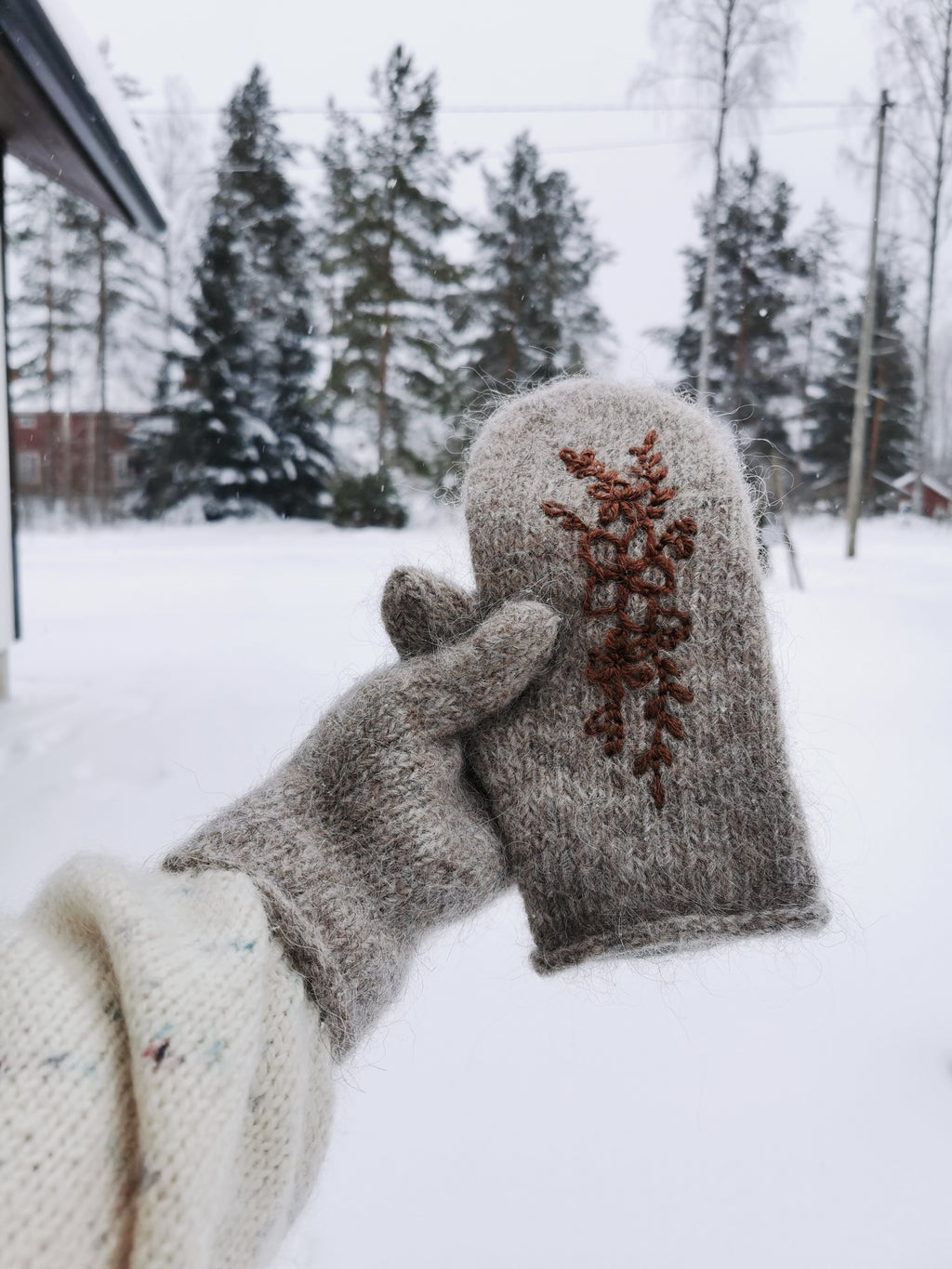 Snowflower Mittens
