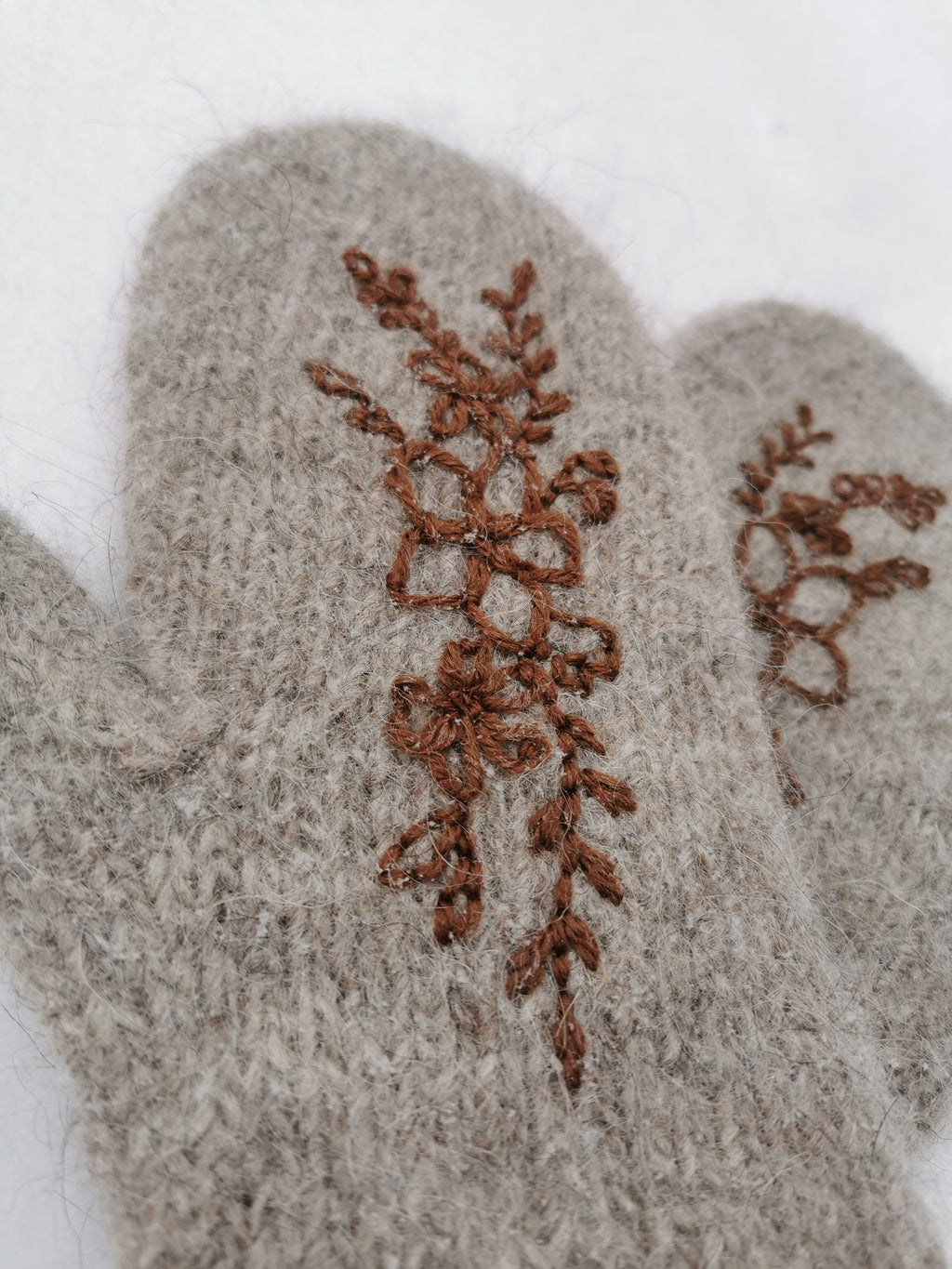 Snowflower Mittens